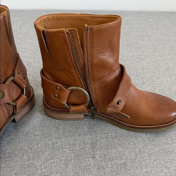 Frye Tan Leather Cara flex harness Boots - Picture 8 of 11